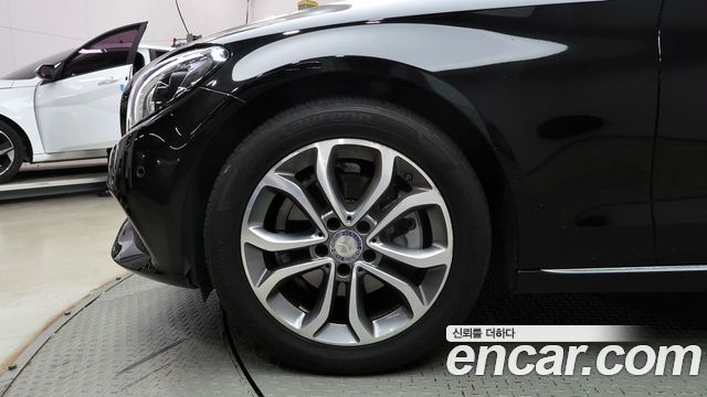 Mercedes-Benz C-Class 2017 — photo 7