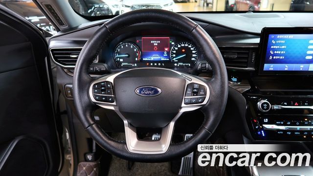 Ford Explorer 2021 — photo 7