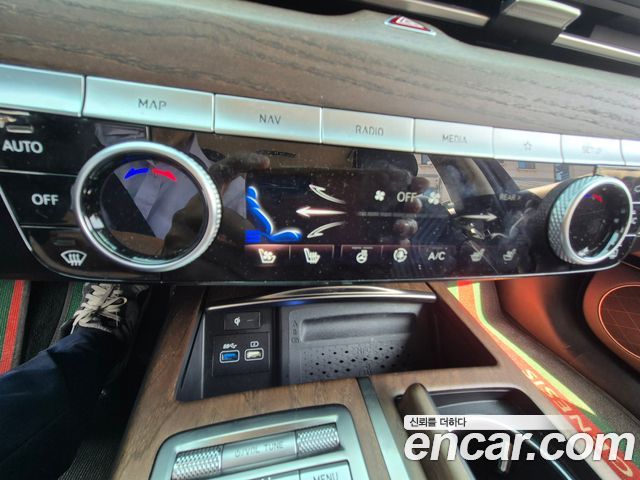 Genesis G80 2022 — photo 12
