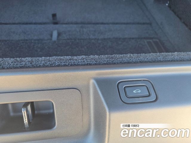Land Rover Range Rover 2023 — photo 6