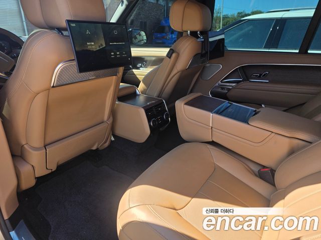 Land Rover Range Rover 2023 — photo 9
