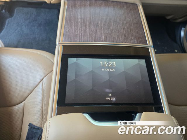 Land Rover Range Rover 2023 — photo 10