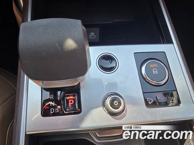 Land Rover Range Rover 2023 — photo 16