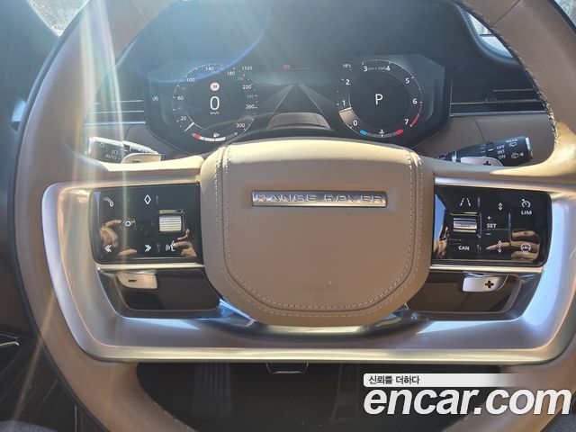 Land Rover Range Rover 2023 — photo 18