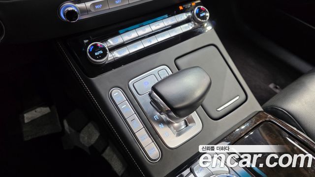 Genesis G90 2019 — photo 12