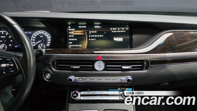 Genesis G90 2019 — photo 24