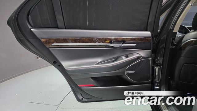 Genesis G90 2019 — photo 15