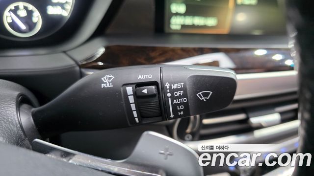 Genesis G90 2019 — photo 28