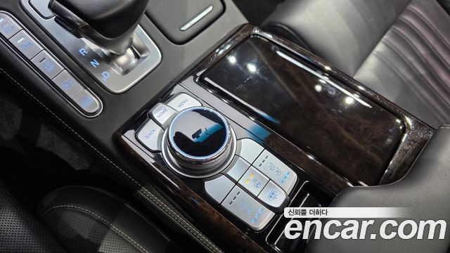 Genesis G90 2019 — photo 31