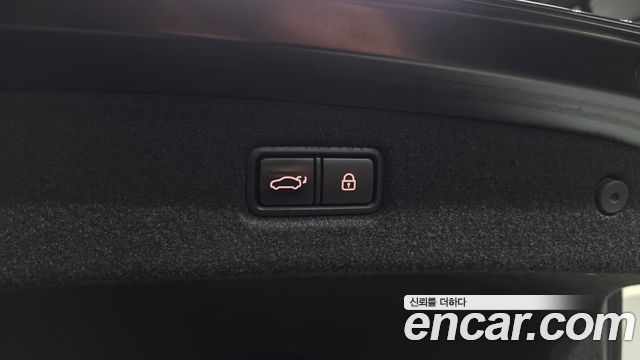 Genesis G90 2019 — photo 33