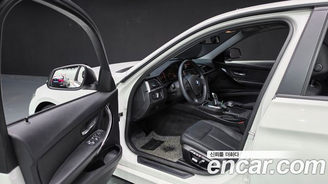 BMW 3-Series 2016 — photo 10