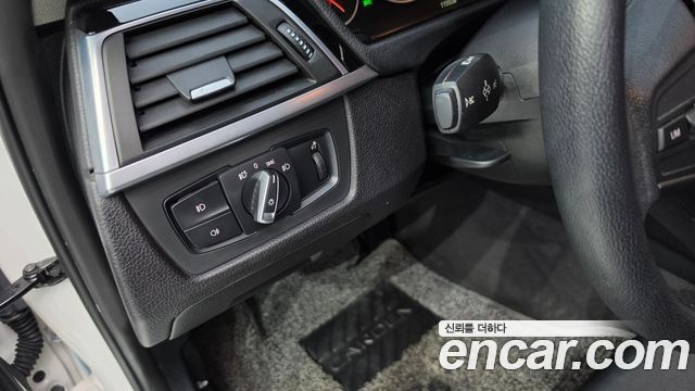 BMW 3-Series 2016 — photo 17