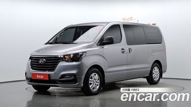 Hyundai Starex 2019 — photo 1