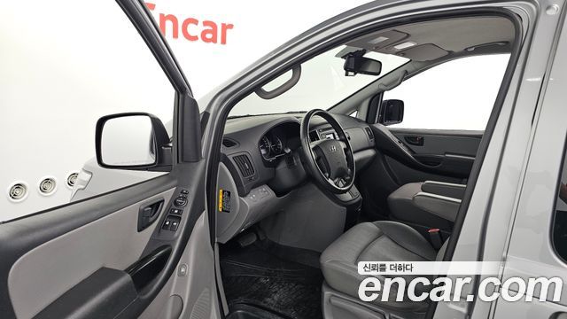 Hyundai Starex 2019 — photo 13