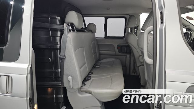 Hyundai Starex 2019 — photo 18