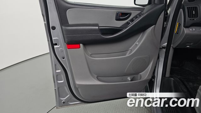 Hyundai Starex 2019 — photo 14