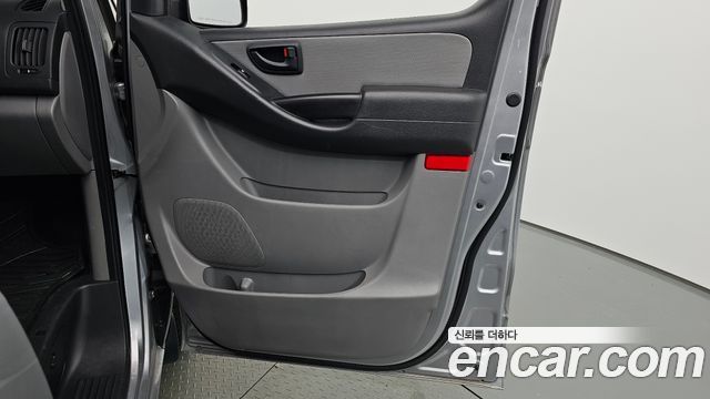 Hyundai Starex 2019 — photo 15