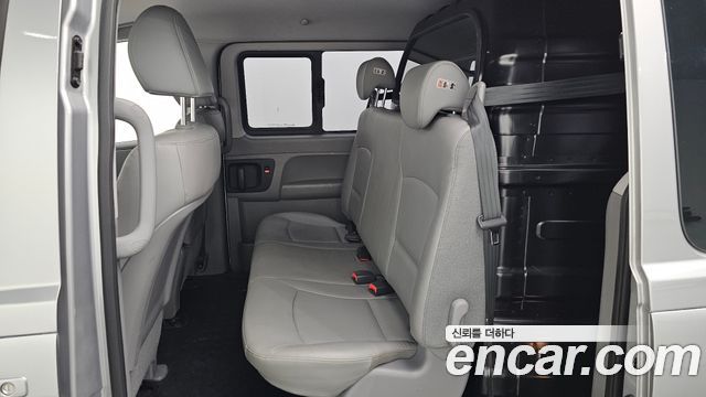 Hyundai Starex 2019 — photo 16