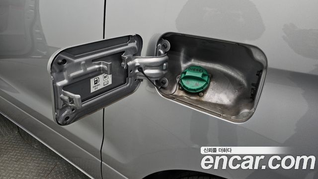 Hyundai Starex 2019 — photo 28