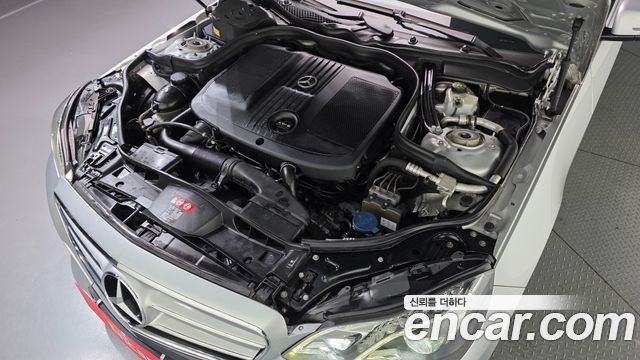 Mercedes-Benz E-Class 2014 — photo 6