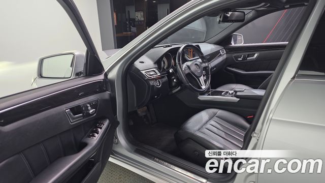Mercedes-Benz E-Class 2014 — photo 10