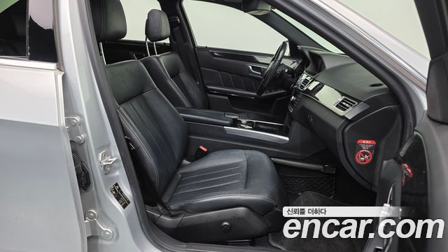 Mercedes-Benz E-Class 2014 — photo 11