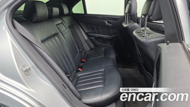 Mercedes-Benz E-Class 2014 — photo 12