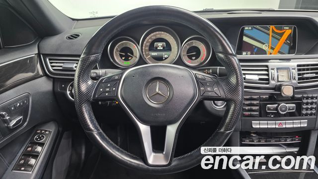 Mercedes-Benz E-Class 2014 — photo 13