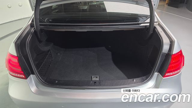 Mercedes-Benz E-Class 2014 — photo 20
