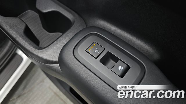 Hyundai Santafe 2025 — photo 32