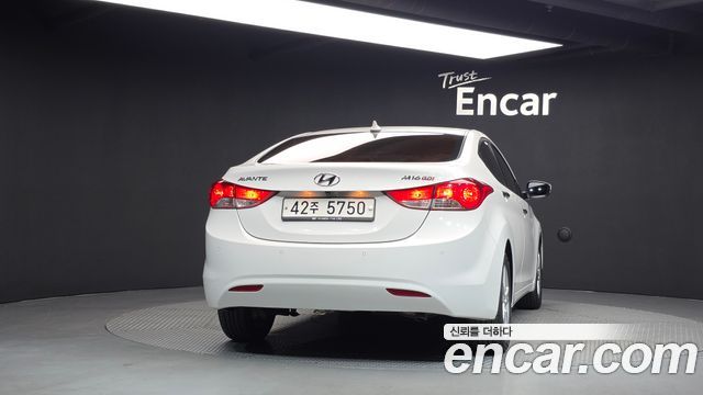 Hyundai AVANTE 2011 — photo 4
