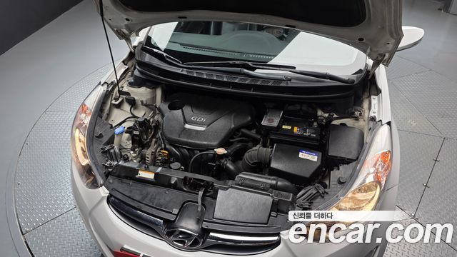 Hyundai AVANTE 2011 — photo 6