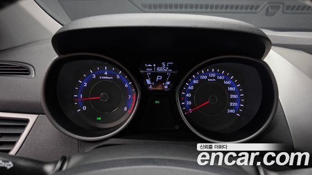 Hyundai AVANTE 2011 — photo 8