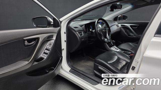 Hyundai AVANTE 2011 — photo 10