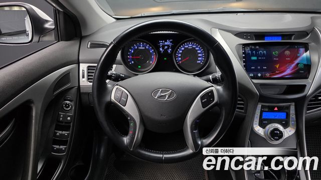 Hyundai AVANTE 2011 — photo 13