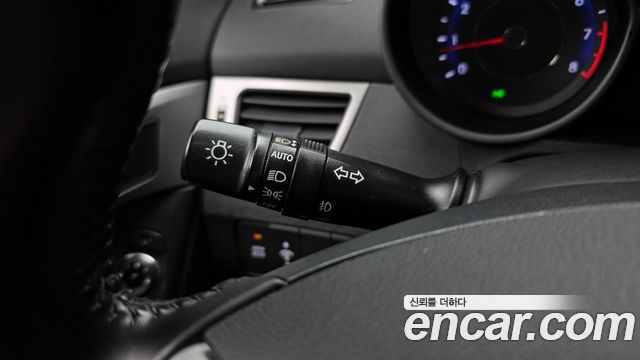 Hyundai AVANTE 2011 — photo 17