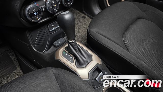 Jeep Renegade 2016 — photo 9