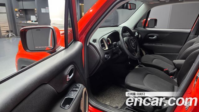 Jeep Renegade 2016 — photo 10