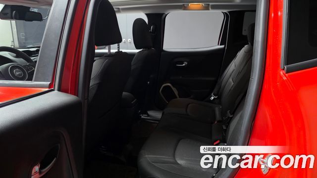 Jeep Renegade 2016 — photo 12