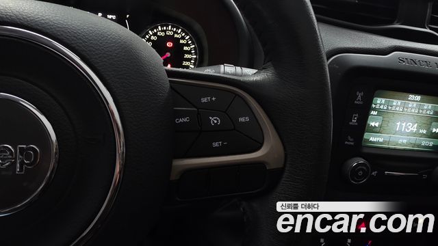 Jeep Renegade 2016 — photo 19