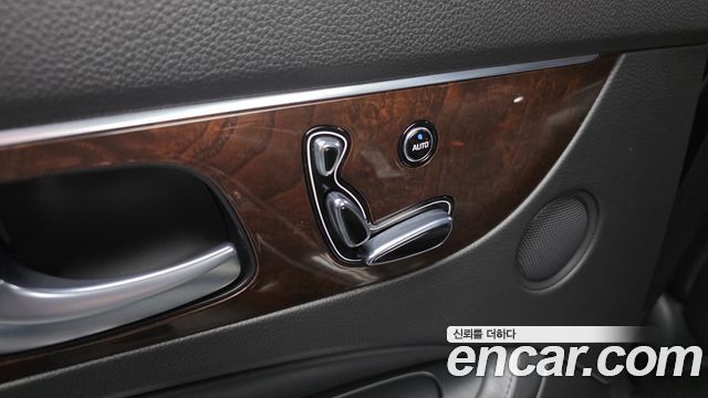 Hyundai Equus 2015 — photo 31