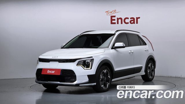 Kia Niro 2023 — photo 1
