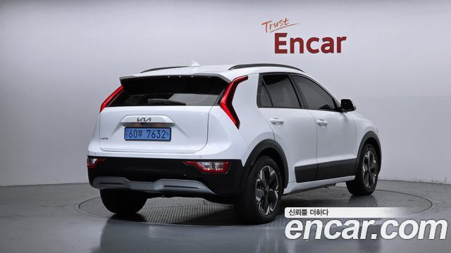 Kia Niro 2023 — photo 2