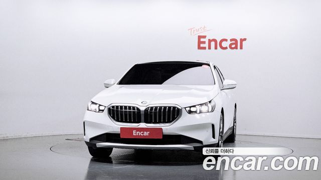 BMW 5-Series 2025 — photo 3