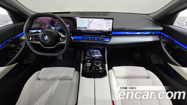 BMW 5-Series 2025 — photo 10