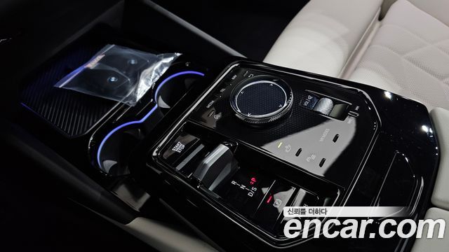 BMW 5-Series 2025 — photo 12