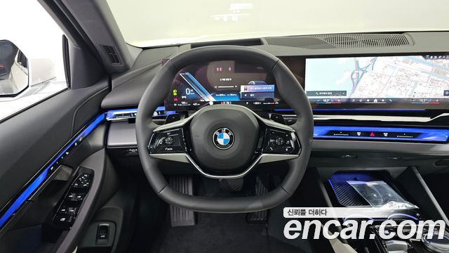 BMW 5-Series 2025 — photo 18