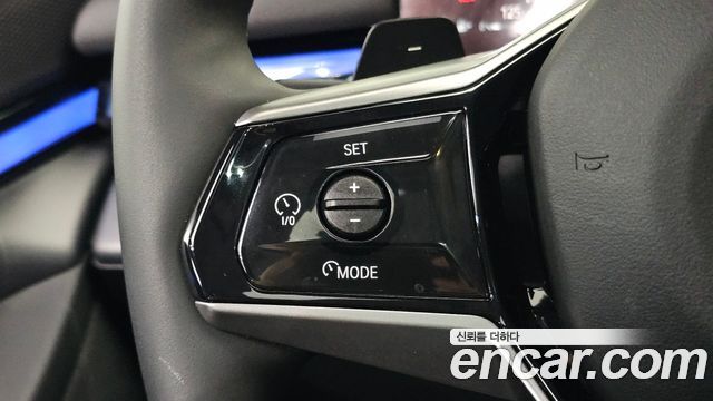 BMW 5-Series 2025 — photo 23