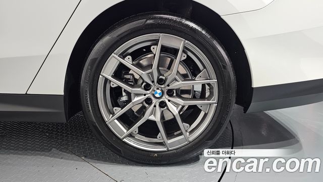 BMW 5-Series 2025 — photo 7