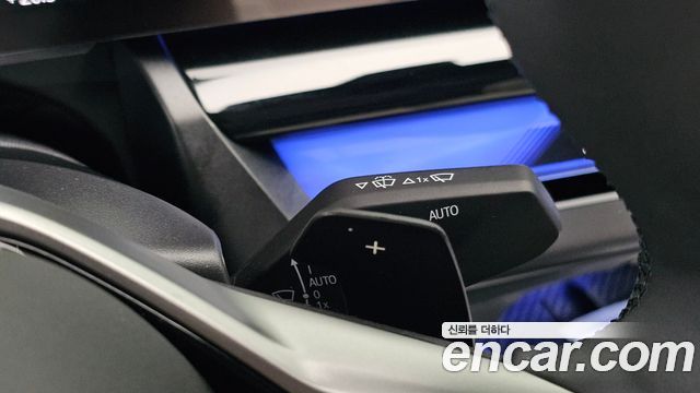 BMW 5-Series 2025 — photo 27